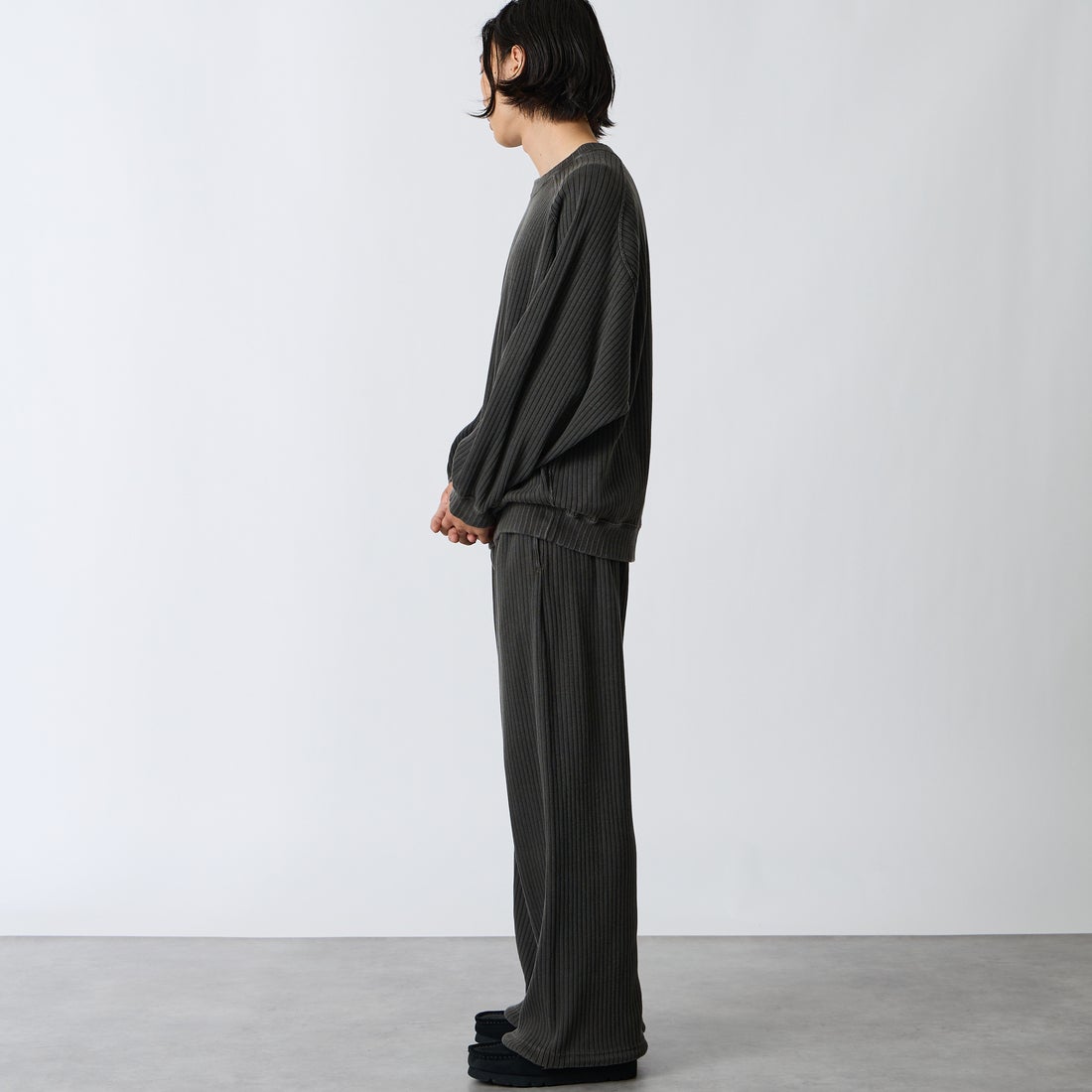 iori [イオリ] 別注 ランダムリブパンツ [IORI91-JF] CHARCOAL &&モデル身長：175cm 着用サイズ：2&&