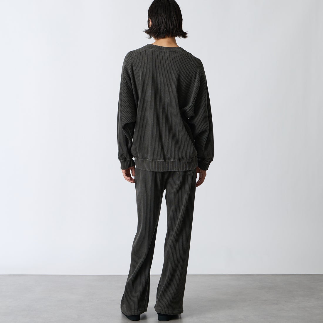 iori [イオリ] 別注 ランダムリブパンツ [IORI91-JF] CHARCOAL &&モデル身長：175cm 着用サイズ：2&&