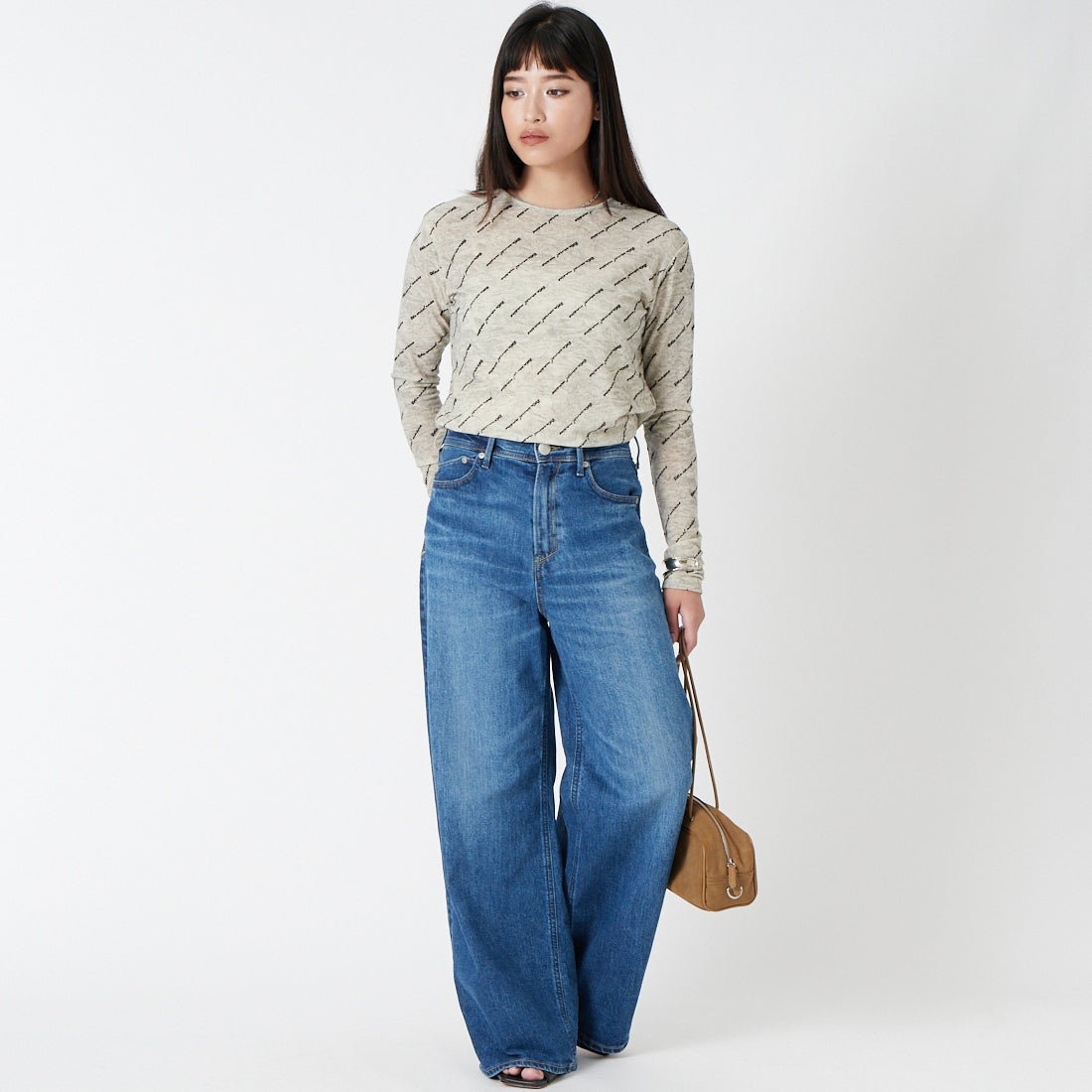 ROTA CANAL [ロタ カナル] フロッキープリントシアートップス [3205-262002] CHARCOAL &&モデル身長：162cm 着用サイズ：F&&