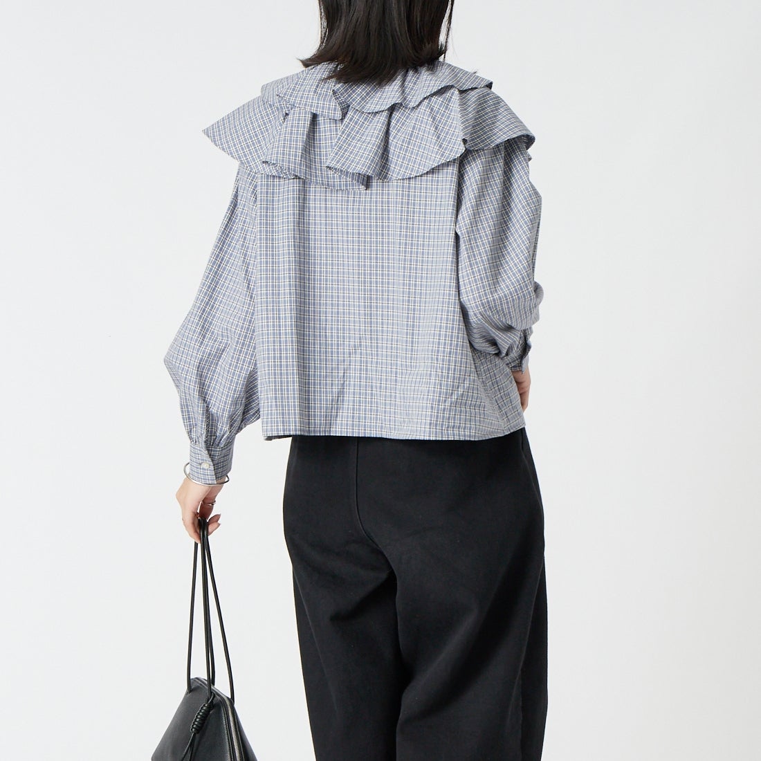 Jf Ready Made [ジェイエフレディメイド] ラッフルデザインブラウス [3204302] 540 ﾌﾞﾙｰ &&モデル身長：162cm 着用サイズ：F&&