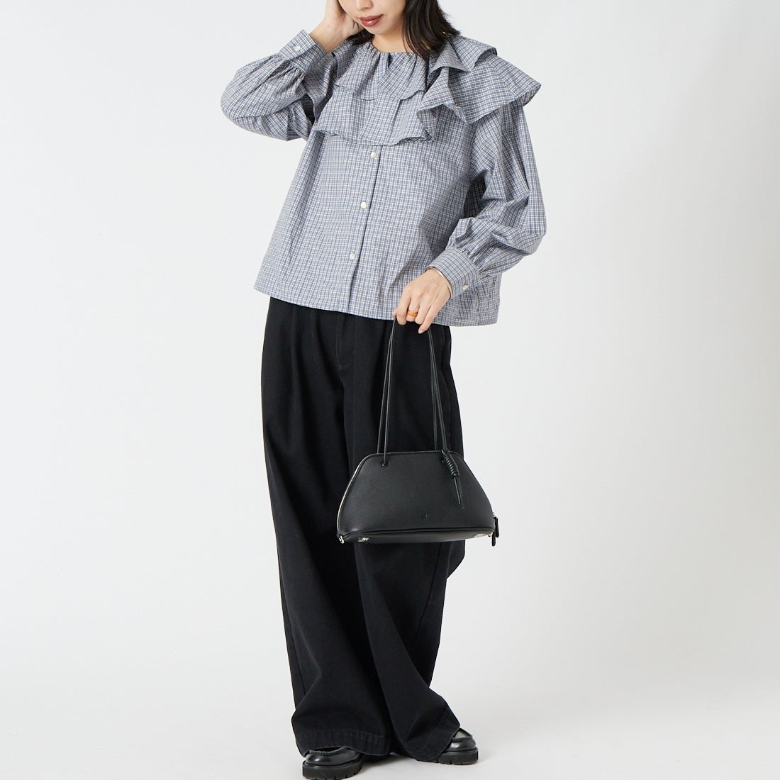 Jf Ready Made [ジェイエフレディメイド] ラッフルデザインブラウス [3204302] 540 ﾌﾞﾙｰ &&モデル身長：162cm 着用サイズ：F&&