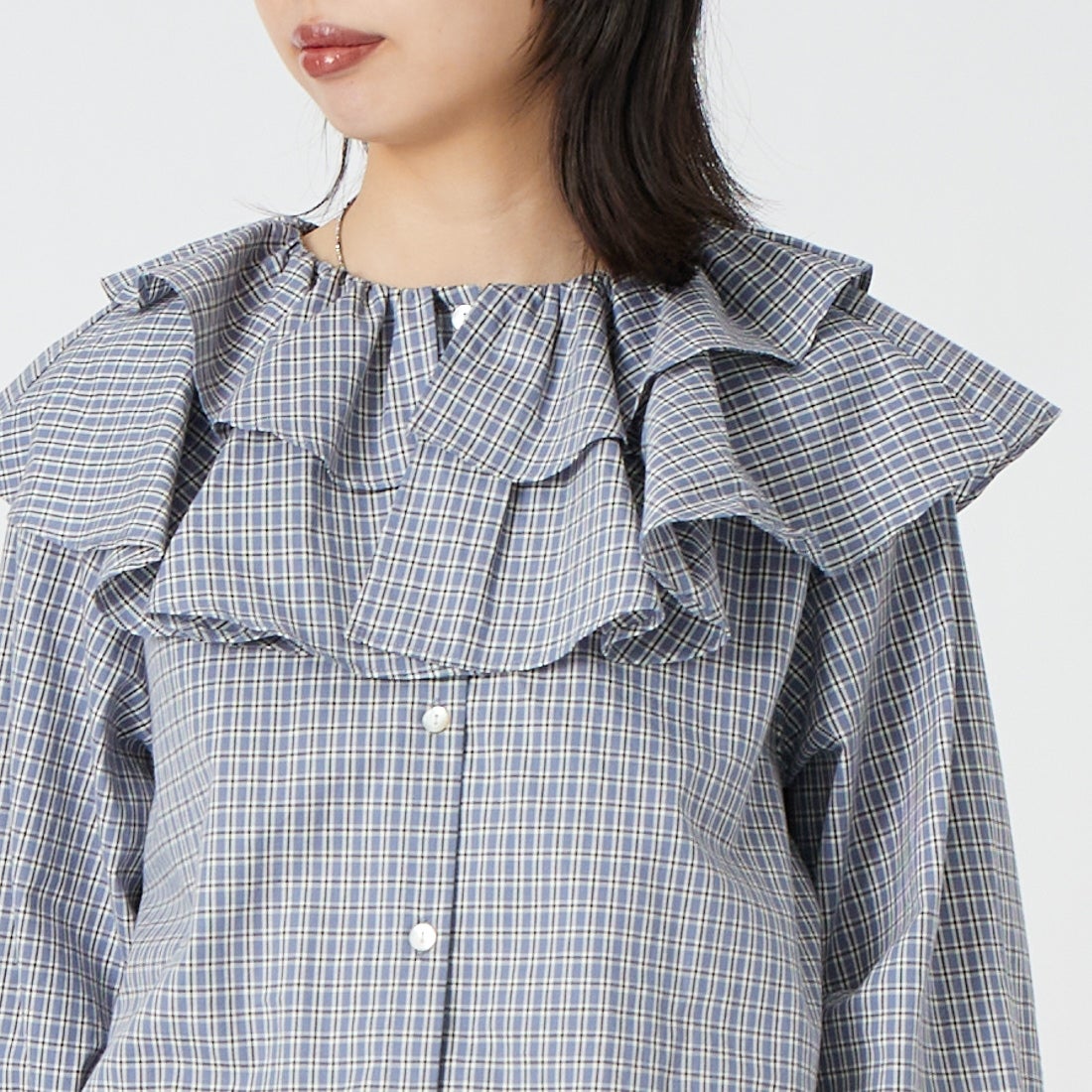 Jf Ready Made [ジェイエフレディメイド] ラッフルデザインブラウス [3204302] 540 ﾌﾞﾙｰ &&モデル身長：162cm 着用サイズ：F&&