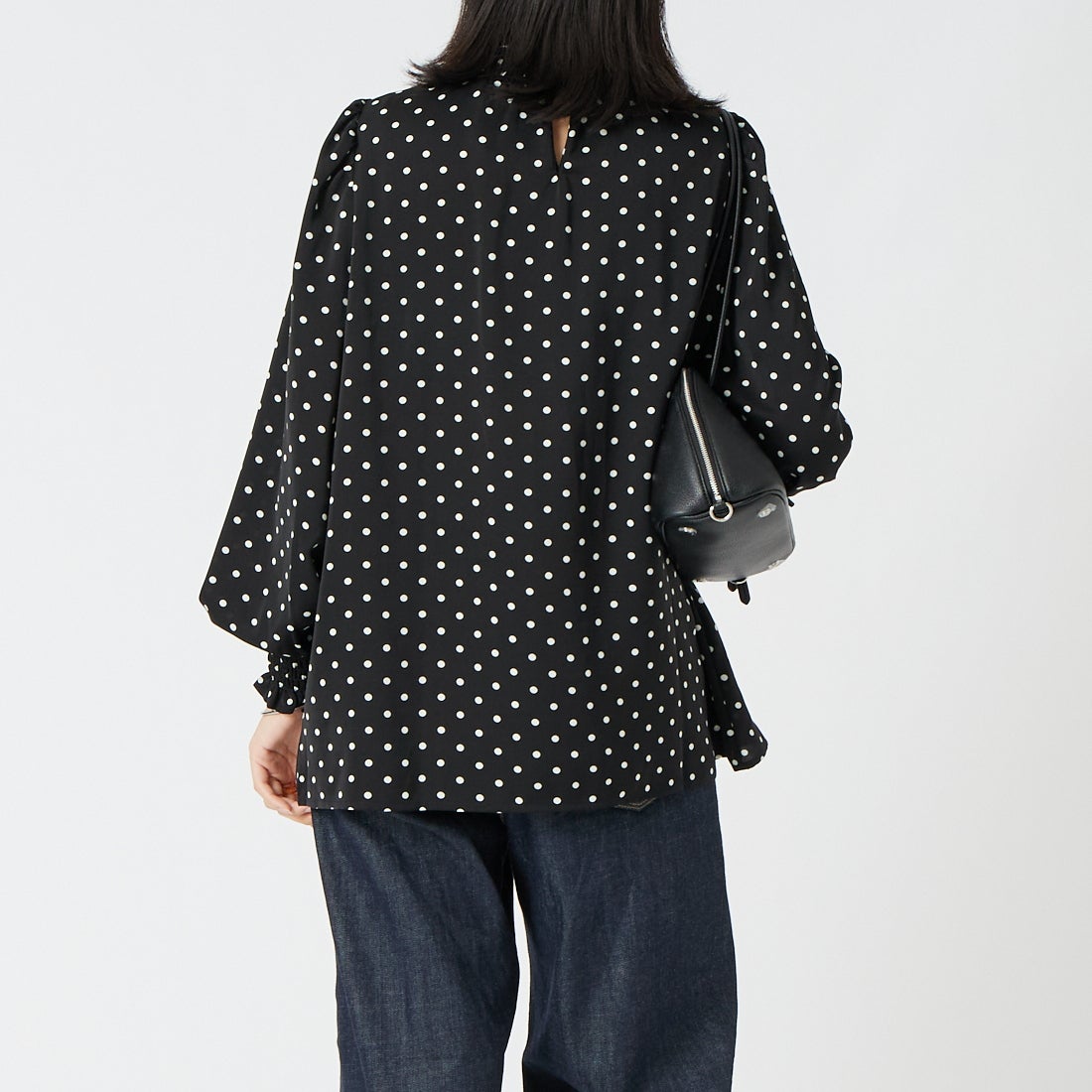 Jf Ready Made [ジェイエフレディメイド] シャーリングネックブラウス [3204303] 064 ﾌﾞﾗｯｸ &&モデル身長：162cm 着用サイズ：F&&