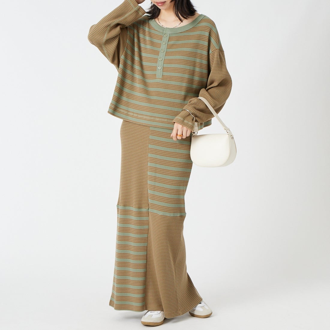 Robert P.Miller [ロバートピーミラー] ワッフルヘンリーネックプルオーバー [RM264-2298] OLV/BEG &&モデル身長：162cm 着用サイズ：F&&
