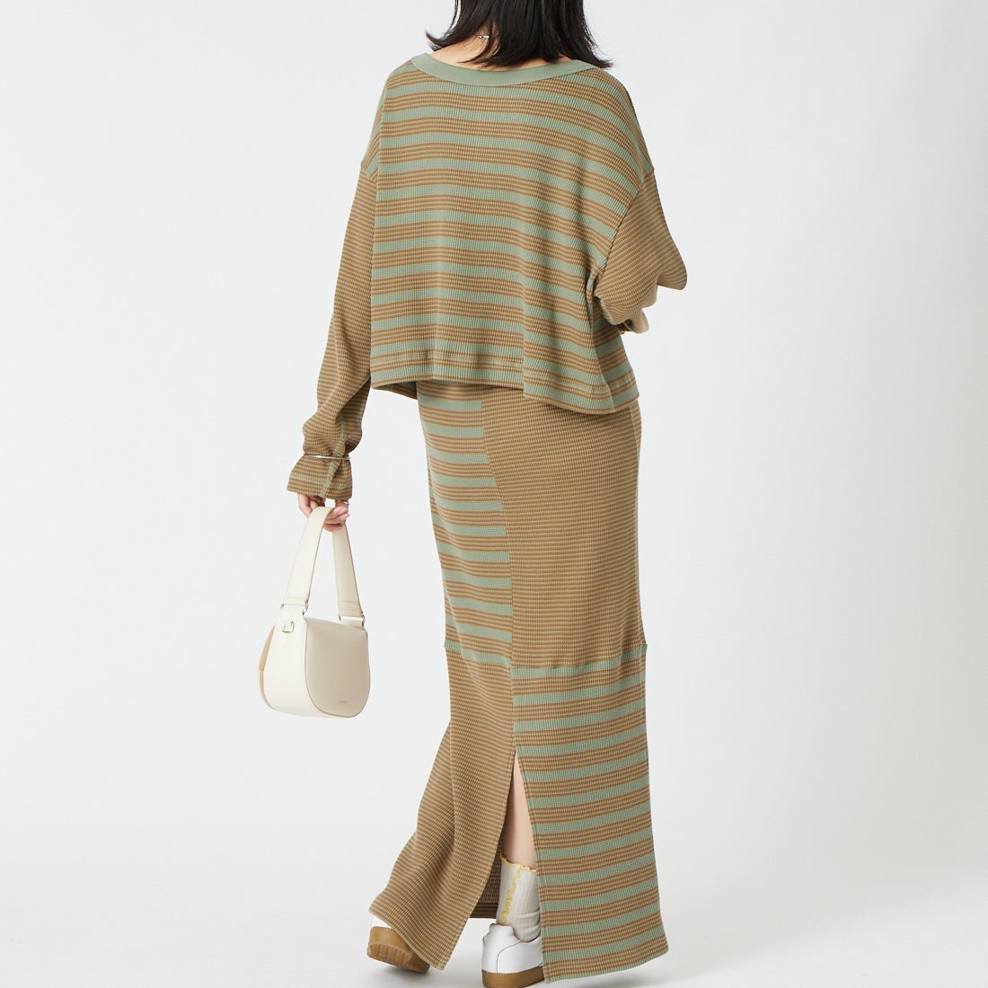 Robert P.Miller [ロバートピーミラー] ワッフルヘンリーネックプルオーバー [RM264-2298] OLV/BEG &&モデル身長：162cm 着用サイズ：F&&