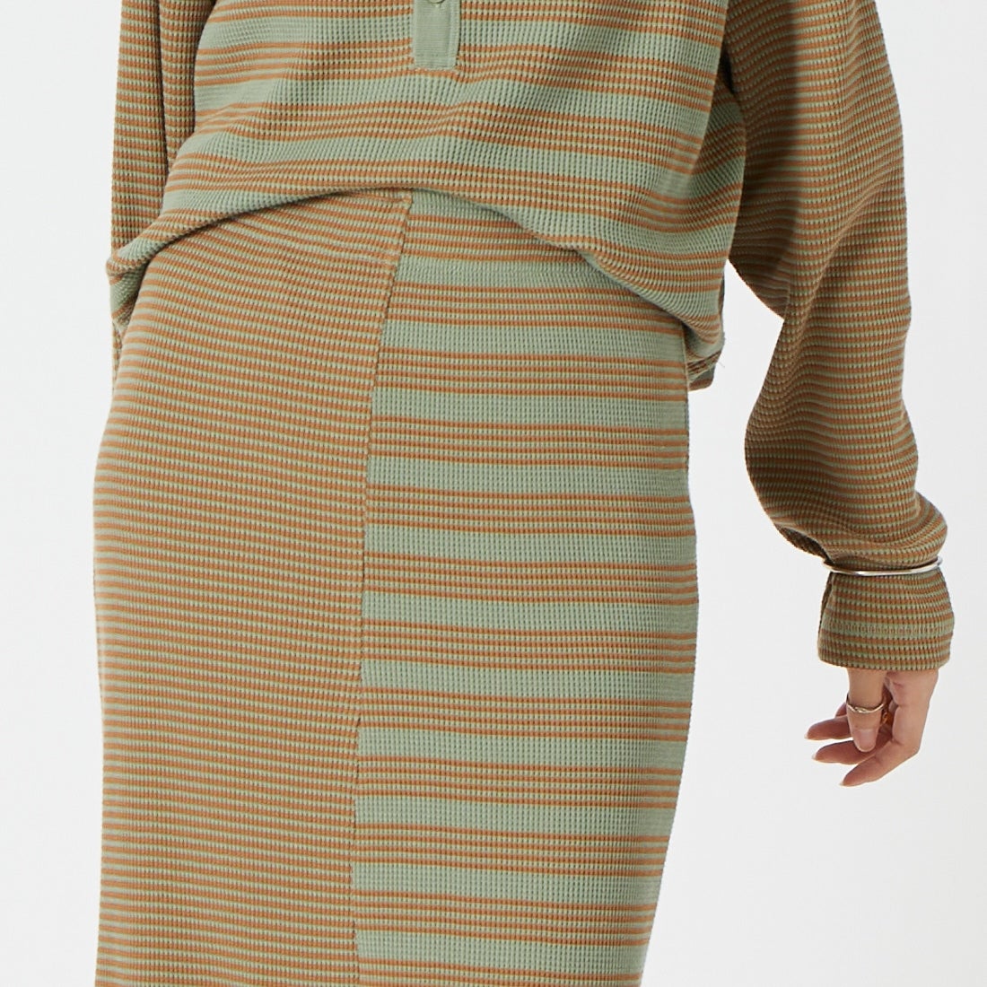 Robert P.Miller [ロバートピーミラー] ワッフルスカート [RM264-2299] OLV/BEG &&モデル身長：162cm 着用サイズ：F&&