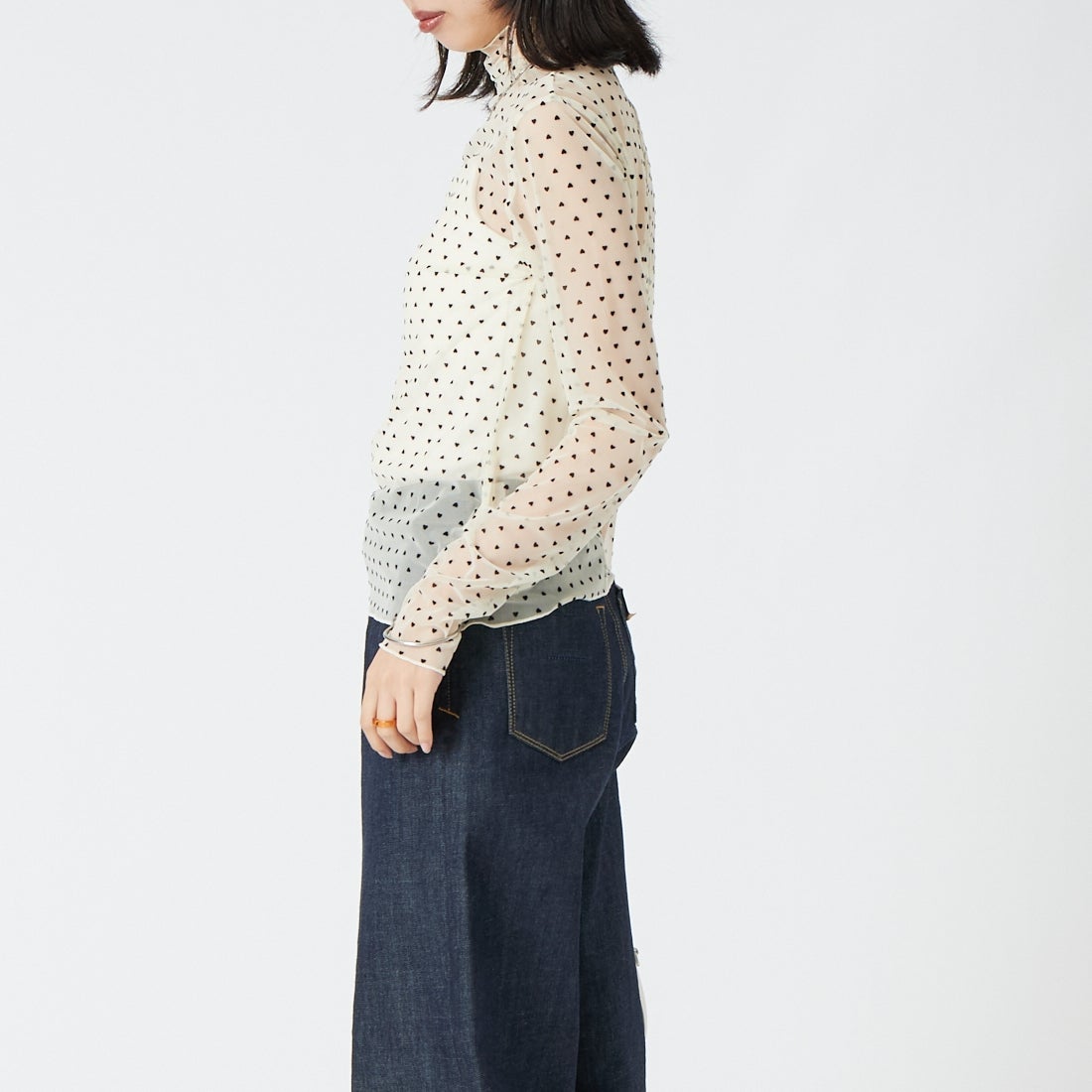 Jeans Factory Clothes [ジーンズファクトリークローズ] フロッキーハートチュールトップス [04339-AD] OFF WHITE &&モデル身長：162cm 着用サイズ：F&&