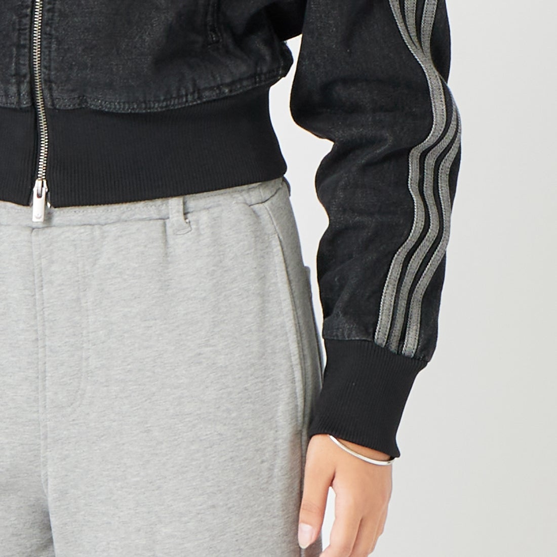 adidas Originals [アディダス オリジナルス] ファイヤーバード デニムトラックトップ [RO622] IB6917 &&モデル身長：162cm 着用サイズ：S&&