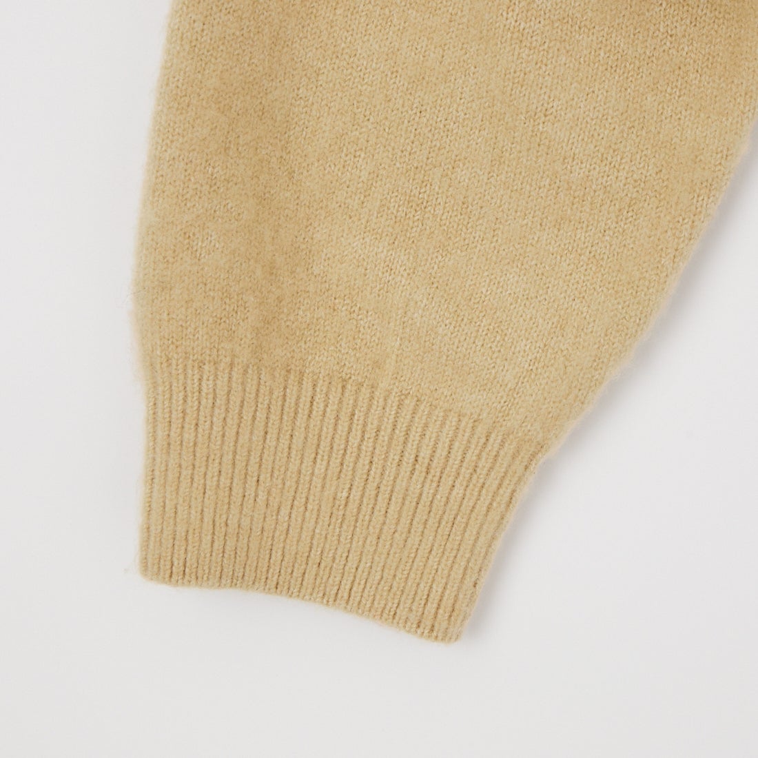 FRED PERRY [フレッドペリー] 別注 ワンポイントロゴ刺繍 クロップド丈 シャギーニットプルオーバー [FPW-26A-010-JF] OATMEAL