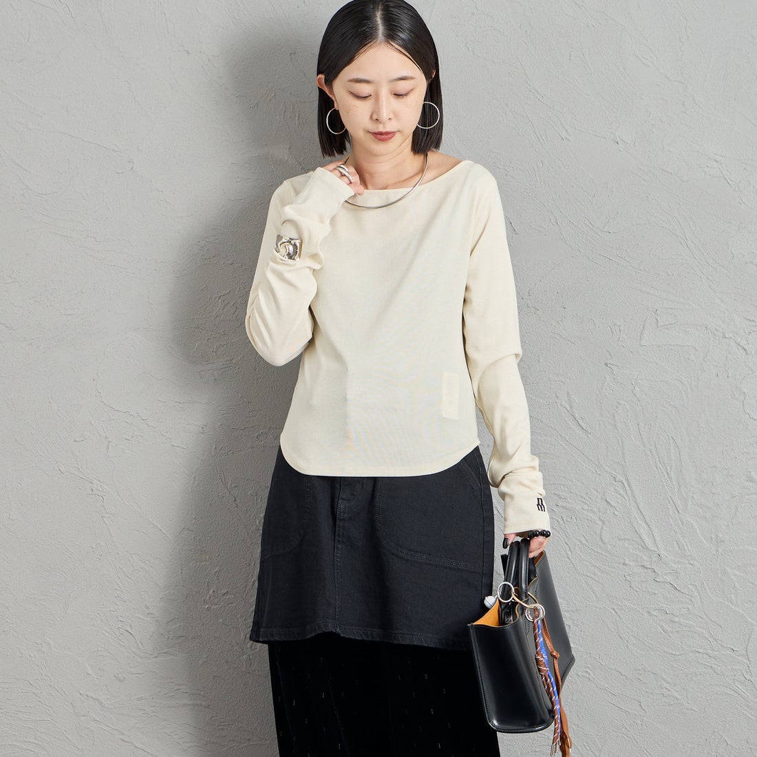 nenom [ネノム] 2WAY ボートネック オフショルカットソー [NE26332010] 02 OFF &&モデル身長：150cm 着用サイズ：F&&