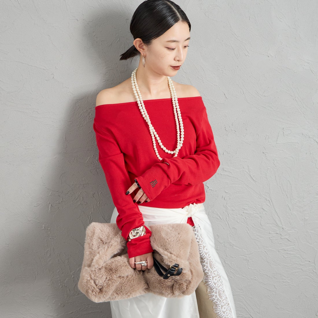 nenom [ネノム] 2WAY ボートネック オフショルカットソー [NE26332010] 46 RED &&モデル身長：150cm 着用サイズ：F&&