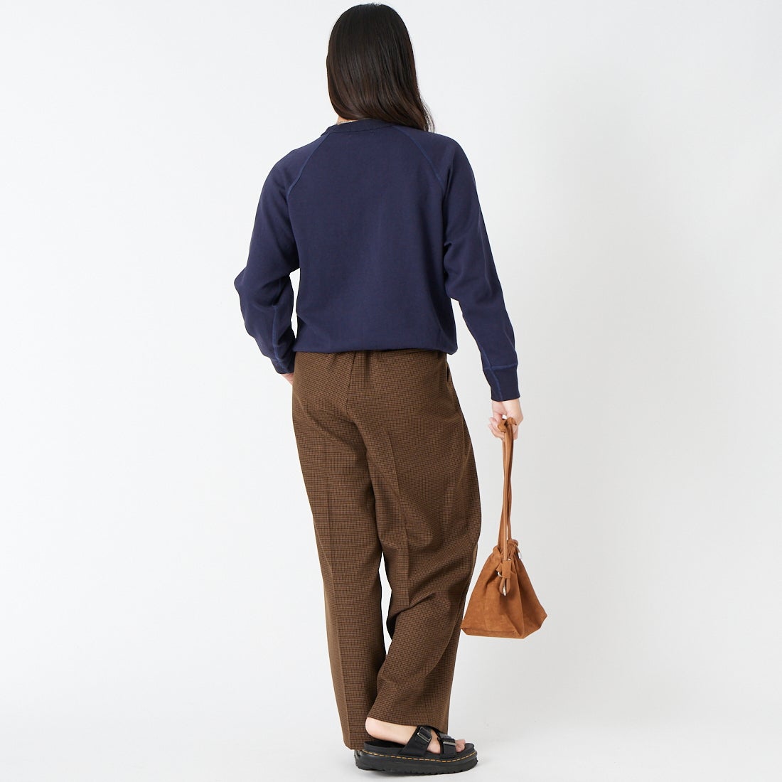 L.L.BEAN [エルエルビーン] PORTAGE クルーネックスウェット [6475-5139] 67 NAVY &&モデル身長：162cm 着用サイズ：M&&エルエルビーン] PORTAGE クルーネックスウェット [6475-5139] 19 BIRCH