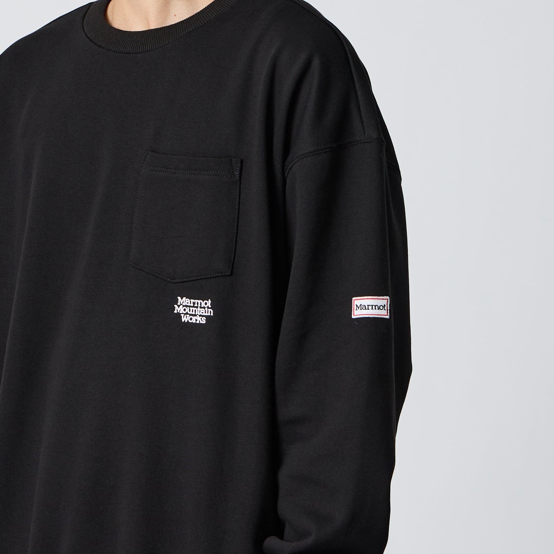 Marmot [マーモット] 別注 ワンポイントロゴ刺繍 ポケットスウェット [MTFW26USW331IN-JF] BLACK