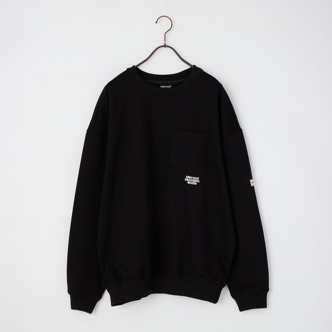 Marmot [マーモット] 別注 ワンポイントロゴ刺繍 ポケットスウェット [MTFW26USW331IN-JF] BLACK