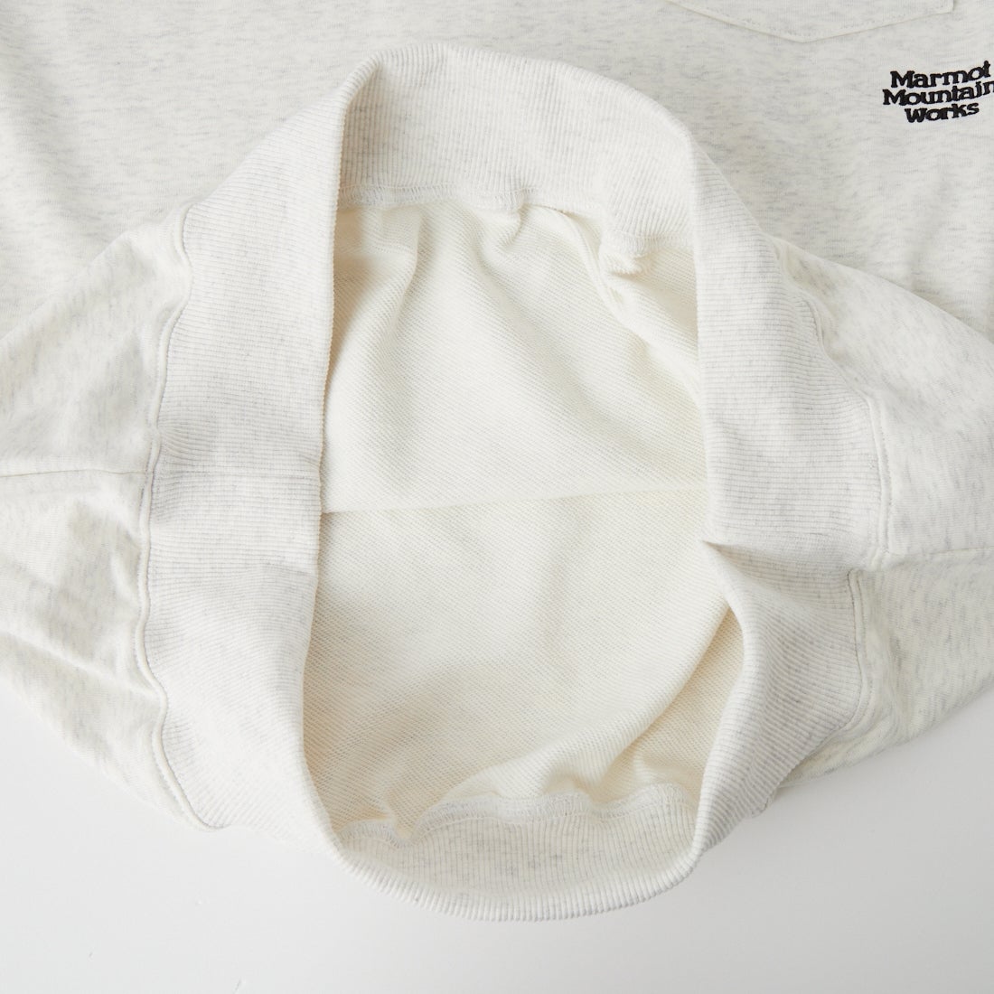 Marmot [マーモット] 別注 ワンポイントロゴ刺繍 ポケットスウェット [MTFW26USW331IN-JF] ASH GRAY