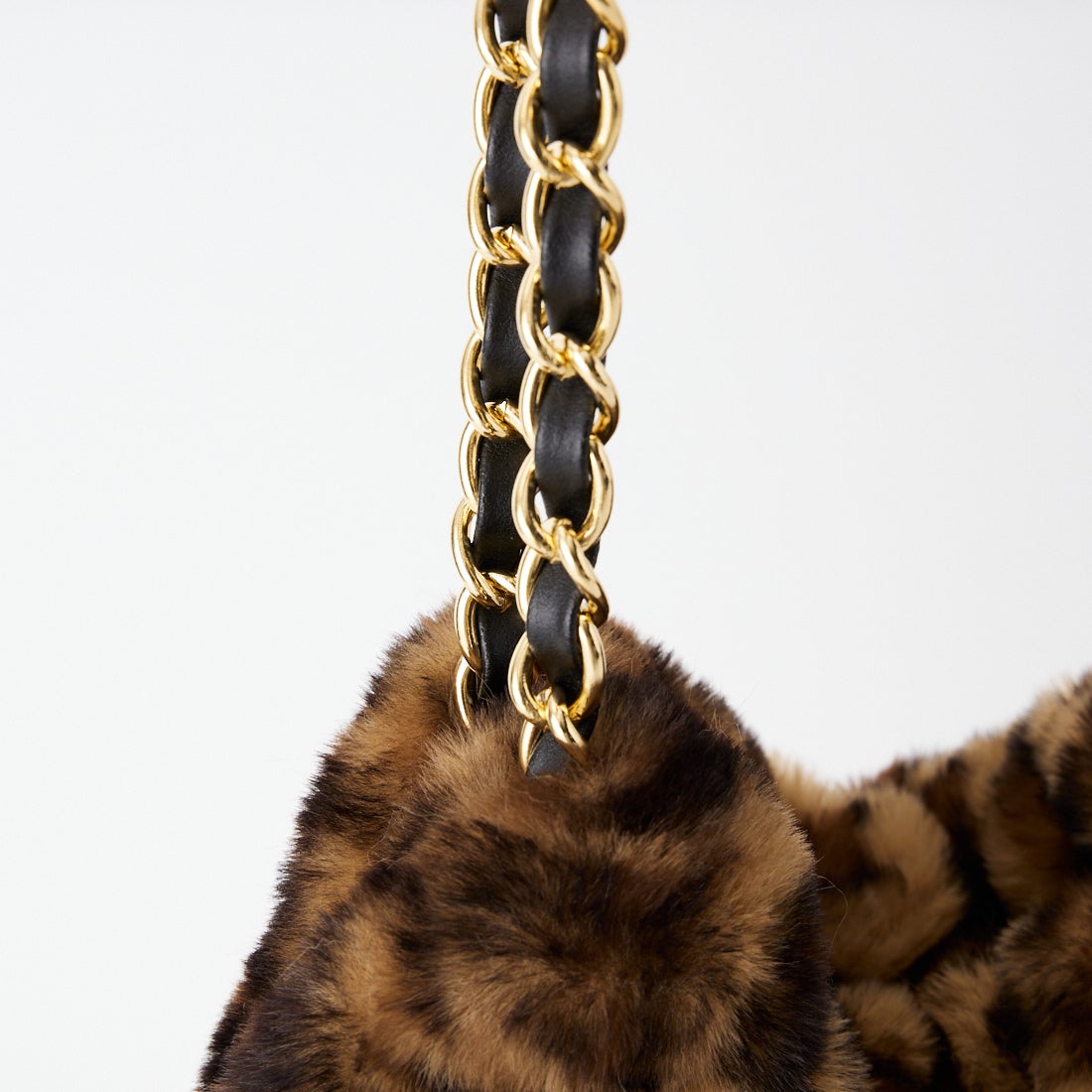 VIOLAd'ORO [ヴィオラドーロ] ELMO エコファーチェーンバッグ [V-9063] LEOPARD