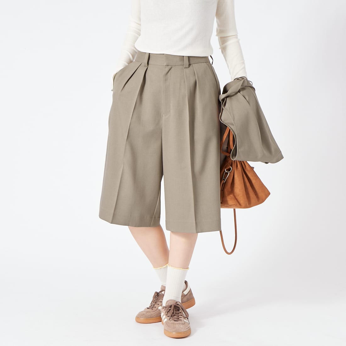 USINE [ユジーヌ] イージーケアバミューダパンツ [21269054]ｸﾞﾚｰｼﾞｭ &&モデル身長：162cm 着用サイズ：36&&