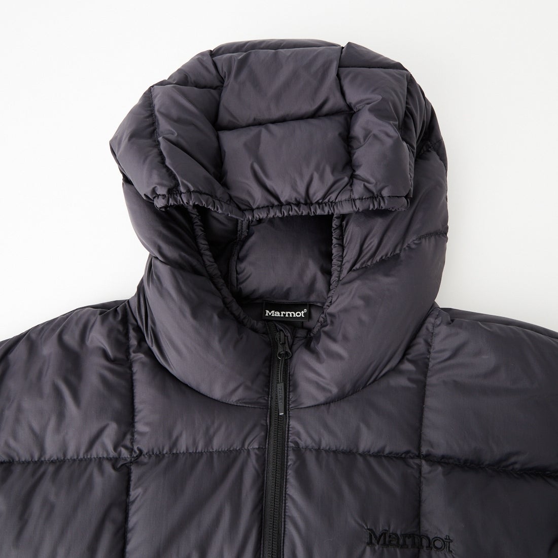 Marmot [マーモット] 別注 フード付き ライトダウンジャケット [MTFW26UDW328IN-JF] BLACK