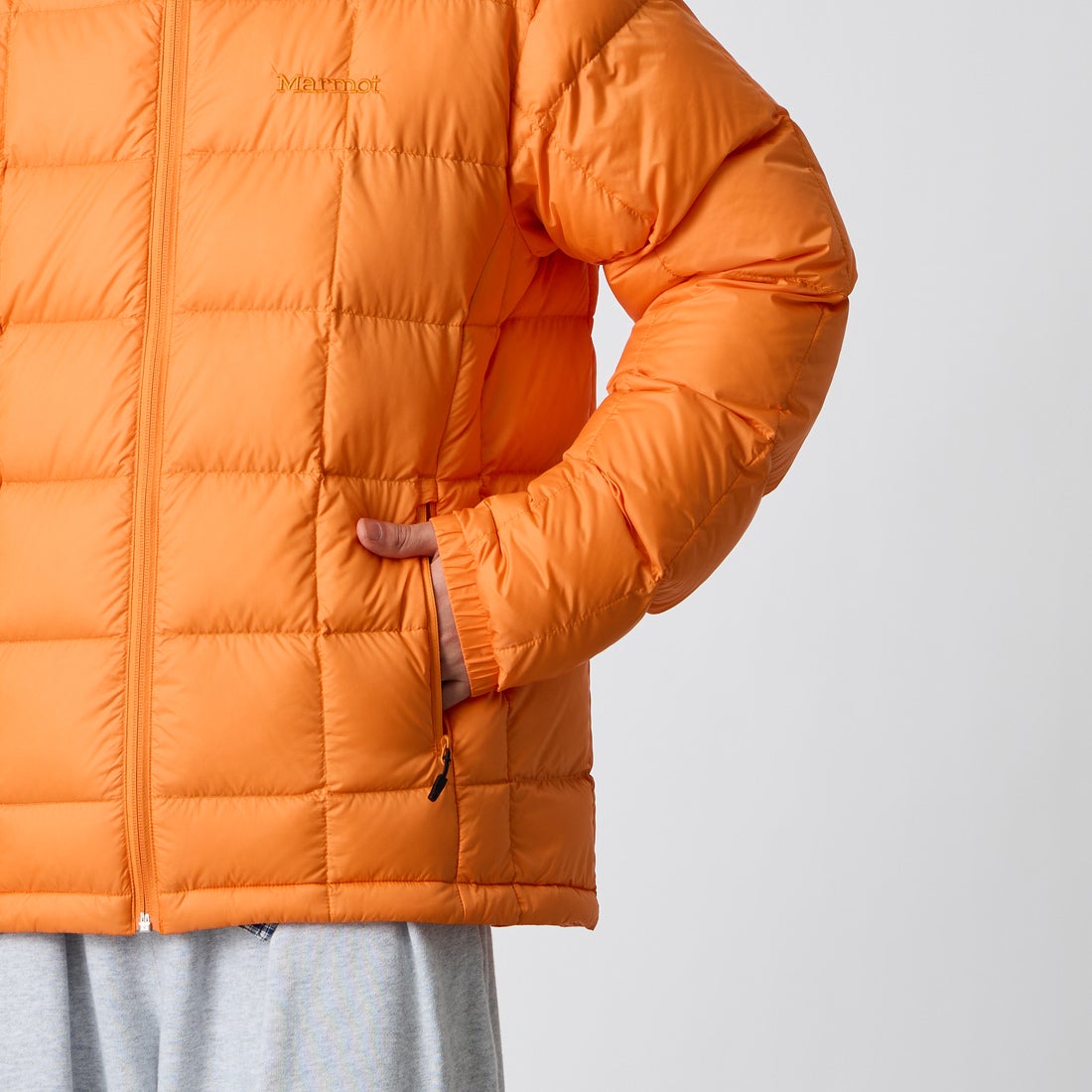Marmot [マーモット] 別注 フード付き ライトダウンジャケット [MTFW26UDW328IN-JF] ORANGE