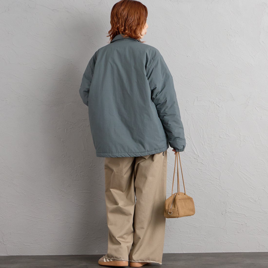 Marmot [マーモット] 別注 プリマロフト 中綿入りコーチジャケット [MTFW26UJK327IN-JF] CHARCOAL &&モデル身長：158cm 着用サイズ：S&&