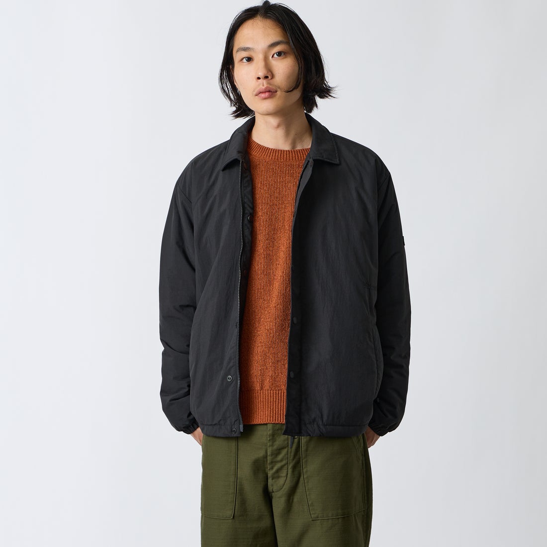 Marmot [マーモット] 別注 プリマロフト 中綿入りコーチジャケット [MTFW26UJK327IN-JF] BLACK &&モデル身長：175cm 着用サイズ：M&&