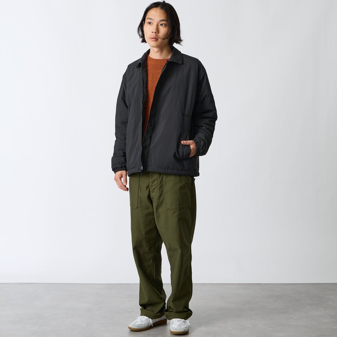 Marmot [マーモット] 別注 プリマロフト 中綿入りコーチジャケット [MTFW26UJK327IN-JF] BLACK &&モデル身長：175cm 着用サイズ：M&&