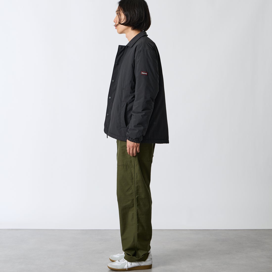 Marmot [マーモット] 別注 プリマロフト 中綿入りコーチジャケット [MTFW26UJK327IN-JF] BLACK &&モデル身長：175cm 着用サイズ：M&&