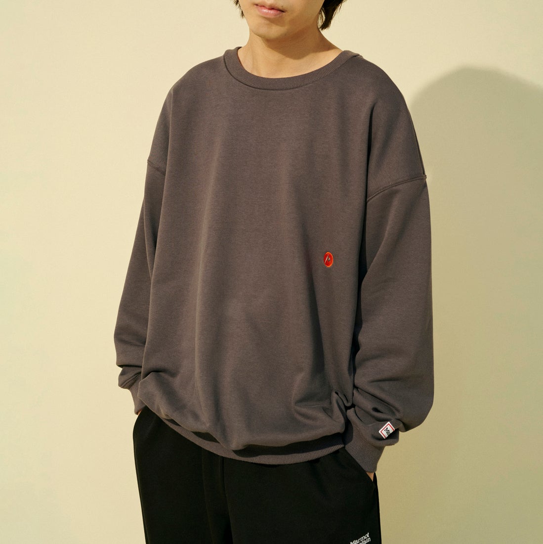 Marmot [マーモット] 別注 ヒストリーロゴ バックプリントスウェット [MTFW26USW332IN-JF] CHARCOAL