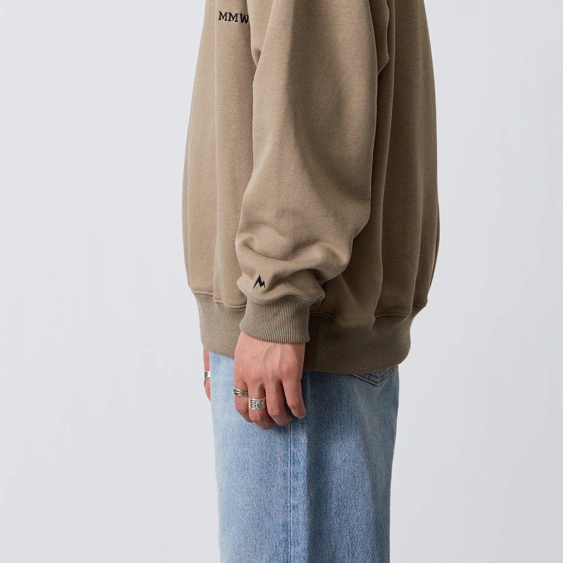 Marmot [マーモット] 別注 コレクションロゴ バックプリントスウェットパーカー [MTFW26USW334IN-JF] BEIGE