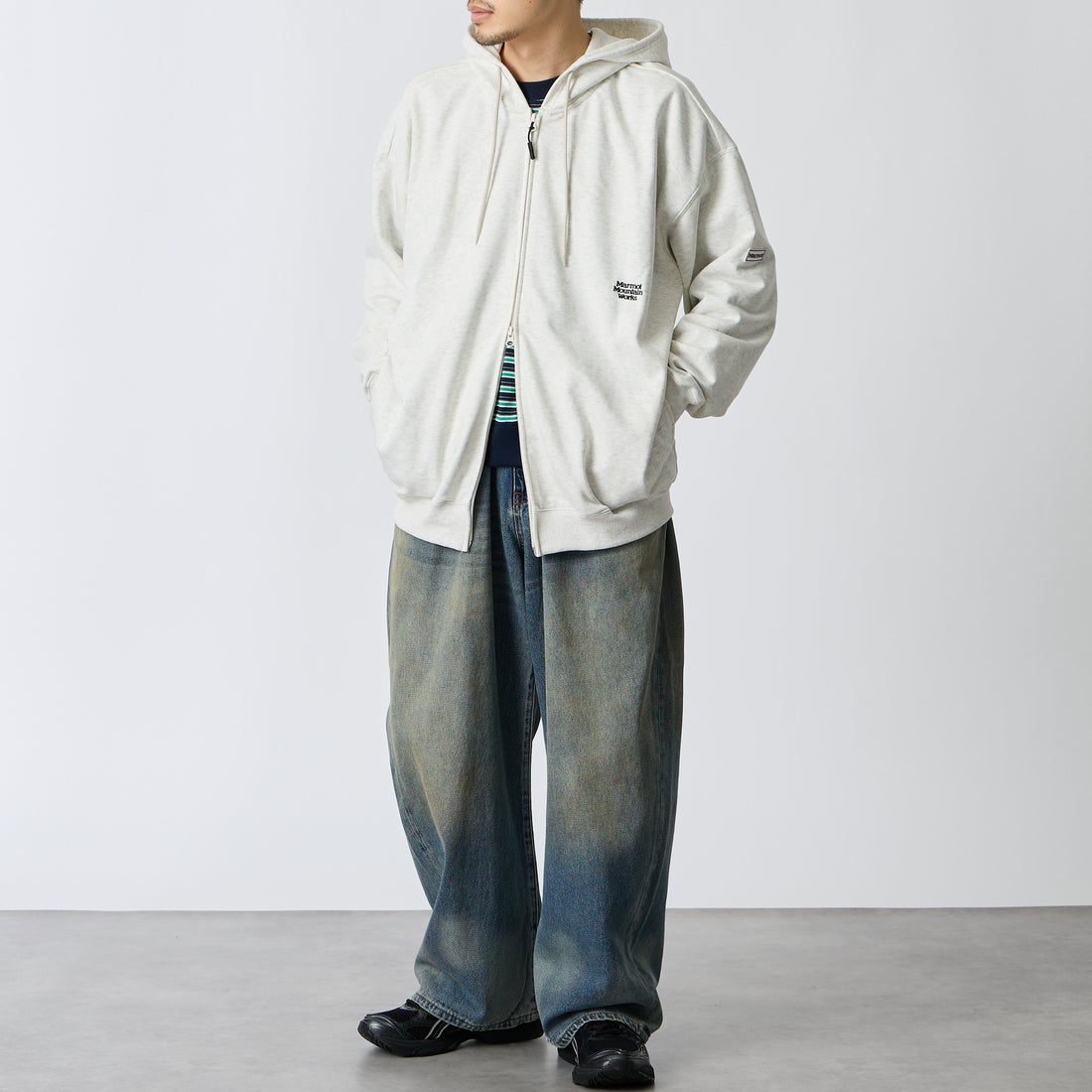 Marmot [マーモット] 別注 ワンポイントロゴ刺繍 ジップパーカー [MTFW26USW333IN-JF] ASH GRAY &&モデル身長：168cm 着用サイズ：L&&