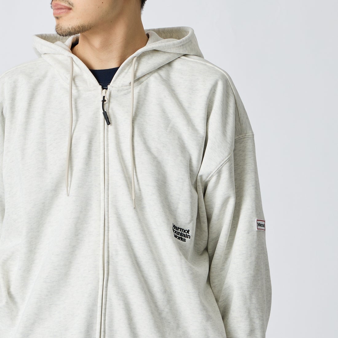 Marmot [マーモット] 別注 ワンポイントロゴ刺繍 ジップパーカー [MTFW26USW333IN-JF] ASH GRAY