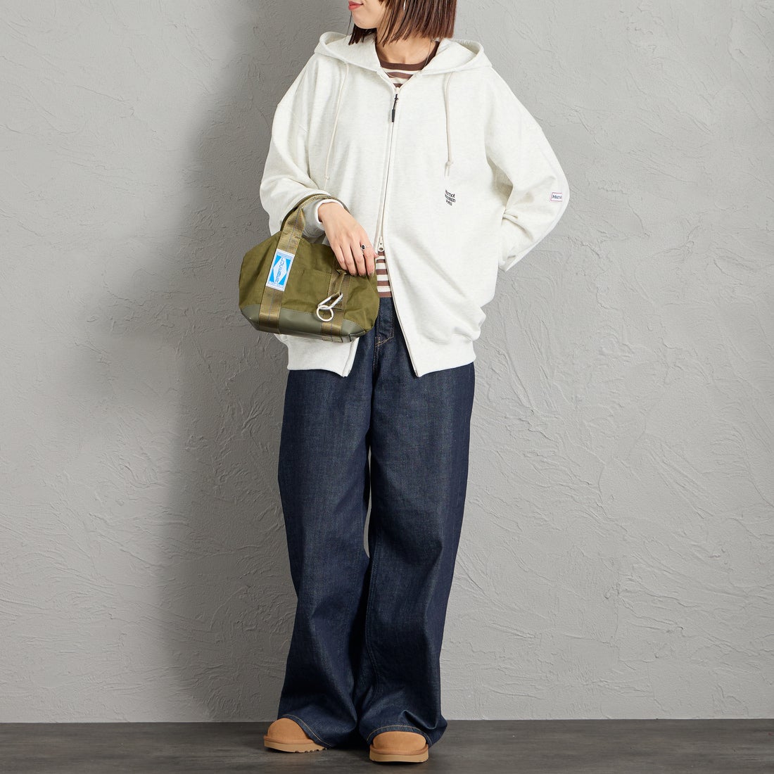 Marmot [マーモット] 別注 ワンポイントロゴ刺繍 ジップパーカー [MTFW26USW333IN-JF] ASH GRAY &&モデル身長：159cm 着用サイズ：S&&