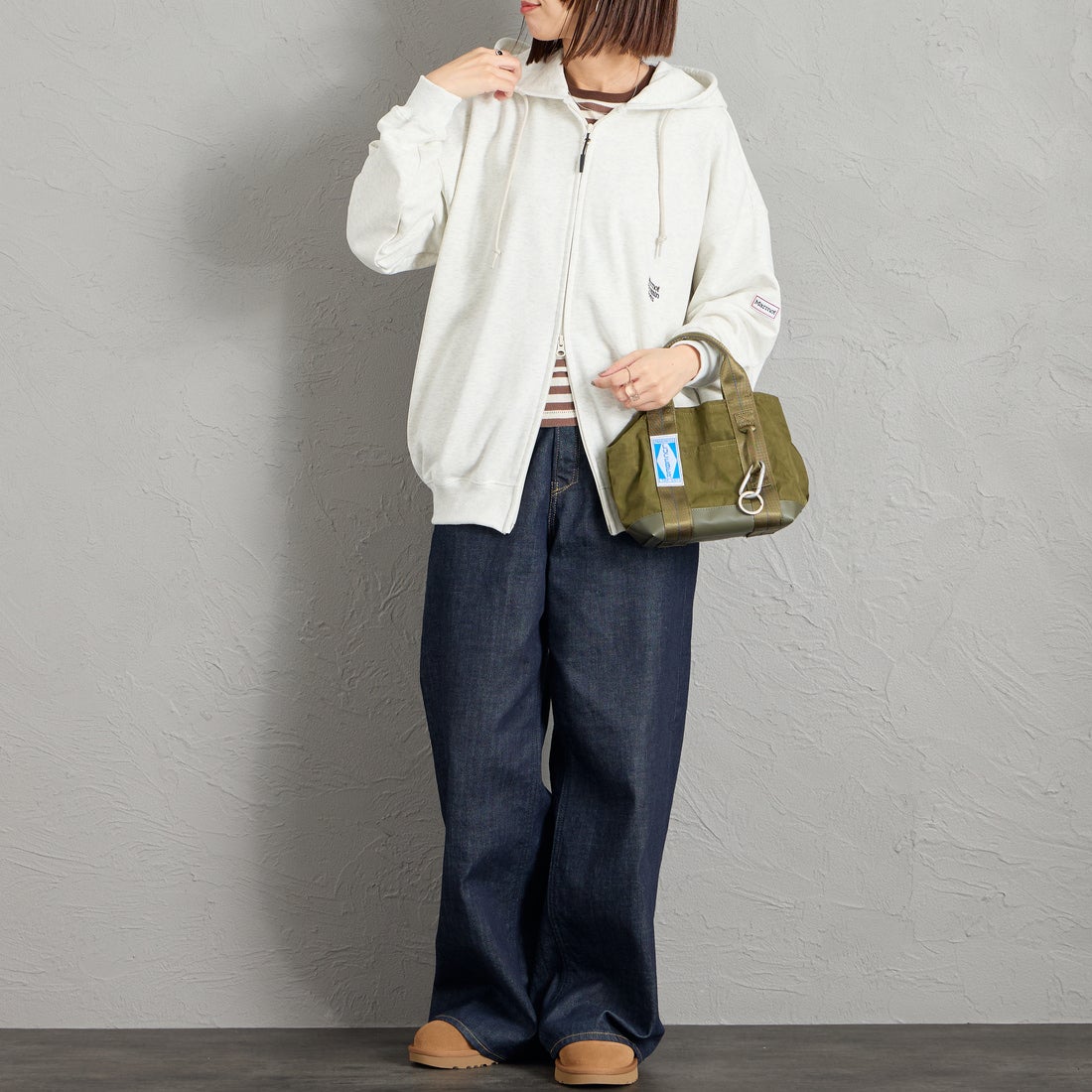 Marmot [マーモット] 別注 ワンポイントロゴ刺繍 ジップパーカー [MTFW26USW333IN-JF] ASH GRAY &&モデル身長：159cm 着用サイズ：S&&
