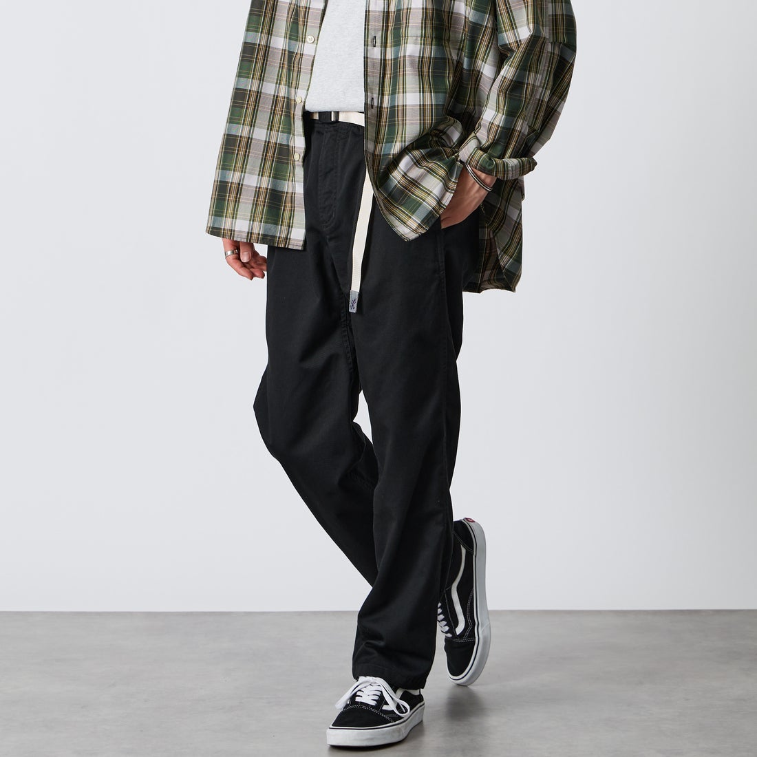 GRAMiCCi [グラミチ] 別注 T/C エブリデイパンツ [GMP6-F1025-JF] BLACK &&モデル身長：177cm 着用サイズ：L&&
