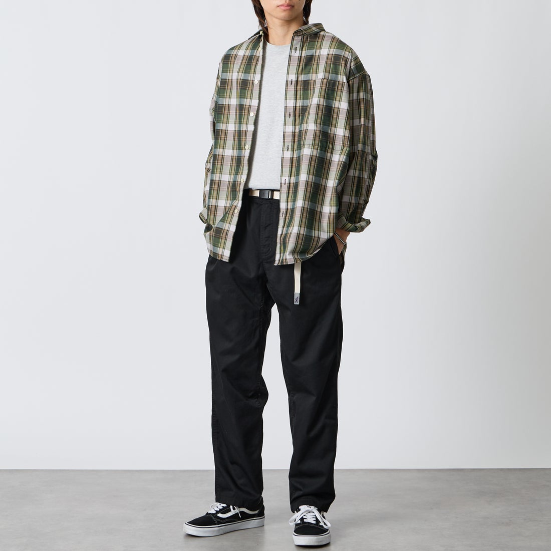 GRAMiCCi [グラミチ] 別注 T/C エブリデイパンツ [GMP6-F1025-JF] BLACK &&モデル身長：177cm 着用サイズ：L&&