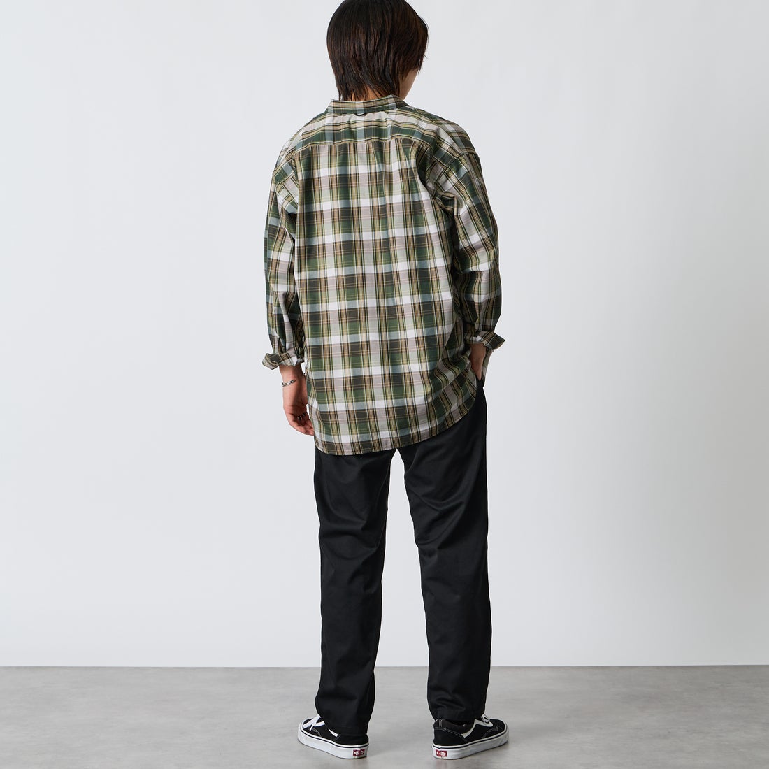 GRAMiCCi [グラミチ] 別注 T/C エブリデイパンツ [GMP6-F1025-JF] BLACK &&モデル身長：177cm 着用サイズ：L&&