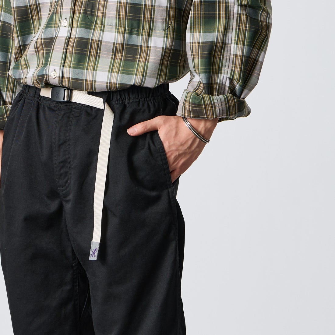 GRAMiCCi [グラミチ] 別注 T/C エブリデイパンツ [GMP6-F1025-JF] BLACK &&モデル身長：177cm 着用サイズ：L&&