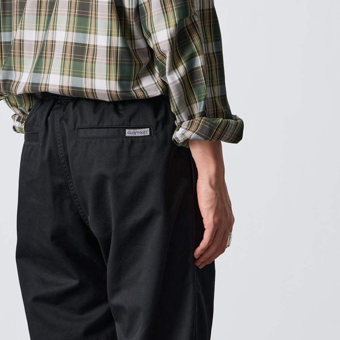 GRAMiCCi [グラミチ] 別注 T/C エブリデイパンツ [GMP6-F1025-JF] BLACK &&モデル身長：177cm 着用サイズ：L&&