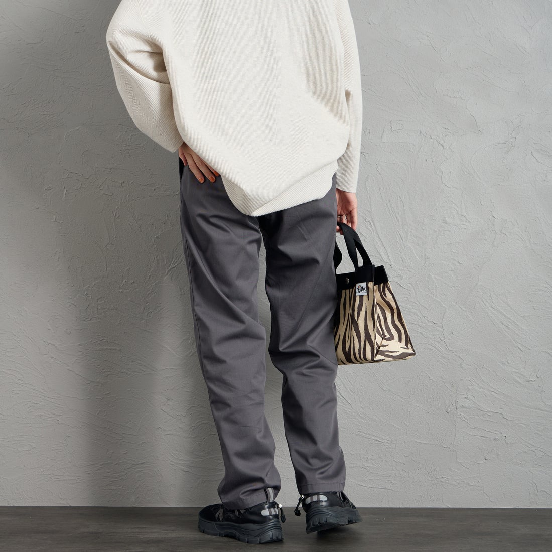 GRAMiCCi [グラミチ] 別注 T/C エブリデイパンツ [GMP6-F1025-JF] CHARCOAL &&モデル身長：160cm 着用サイズ：S&&