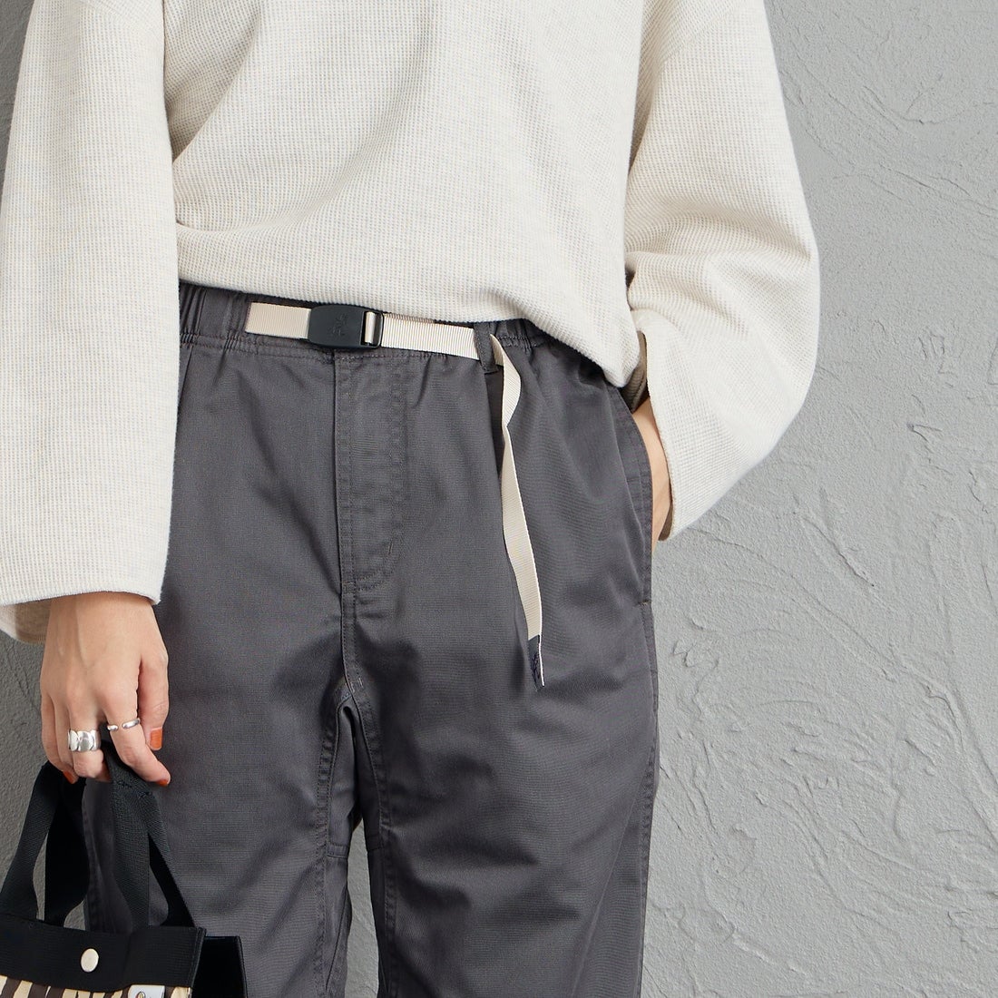 GRAMiCCi [グラミチ] 別注 T/C エブリデイパンツ [GMP6-F1025-JF] CHARCOAL &&モデル身長：160cm 着用サイズ：S&&