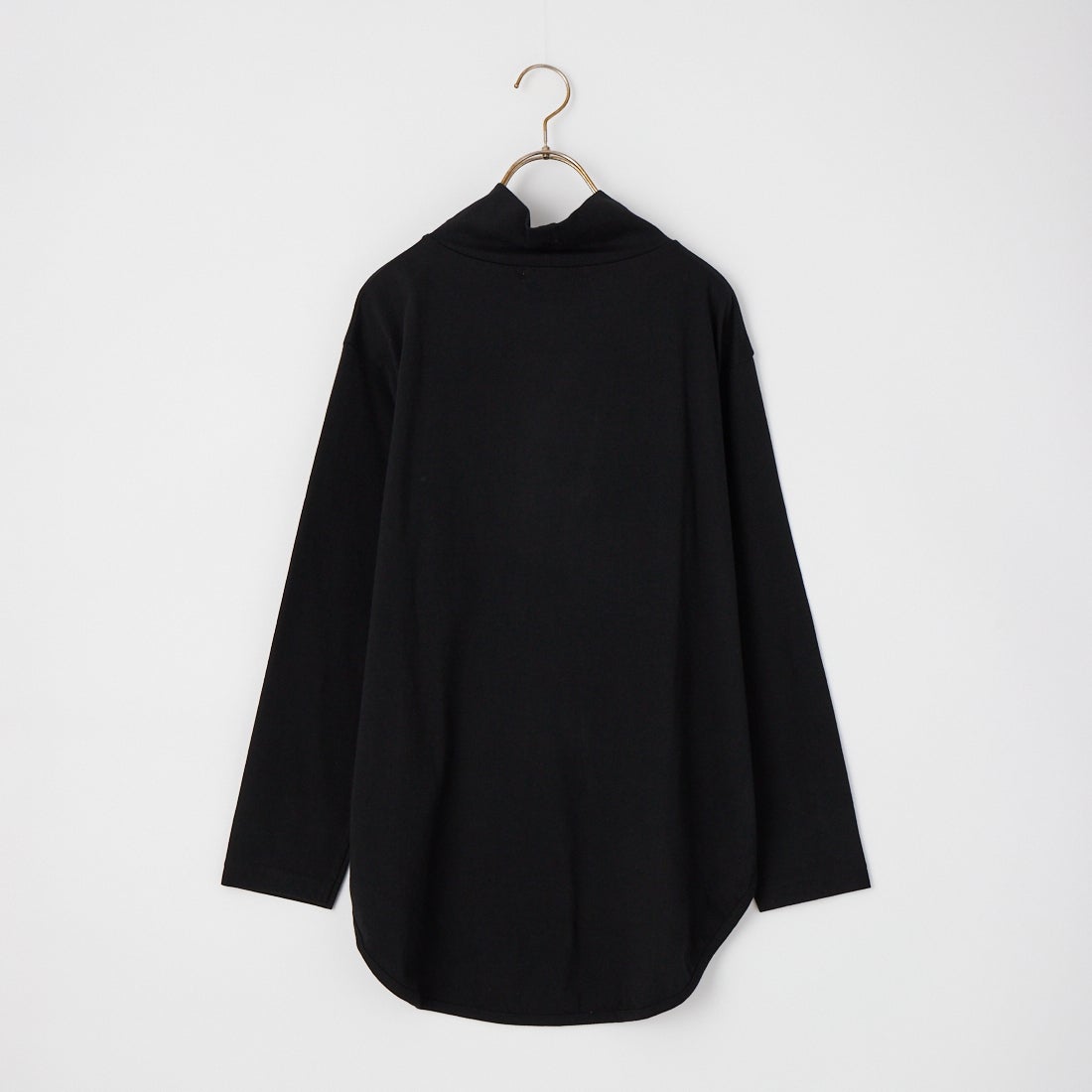 tumugu: [ツムグ] 裾ラウンドハイネックTシャツ [TC22301] 99 BLACK