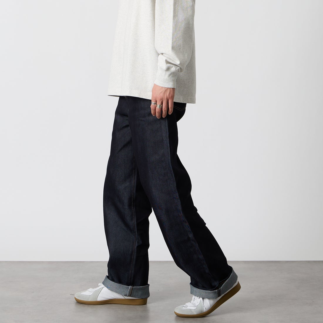 Japan Blue Jeans. [ジャパンブルージーンズ] 9ozライトワイドジーンズ [JMJE0302] RIG &&モデル身長：177cm 着用サイズ：28&&