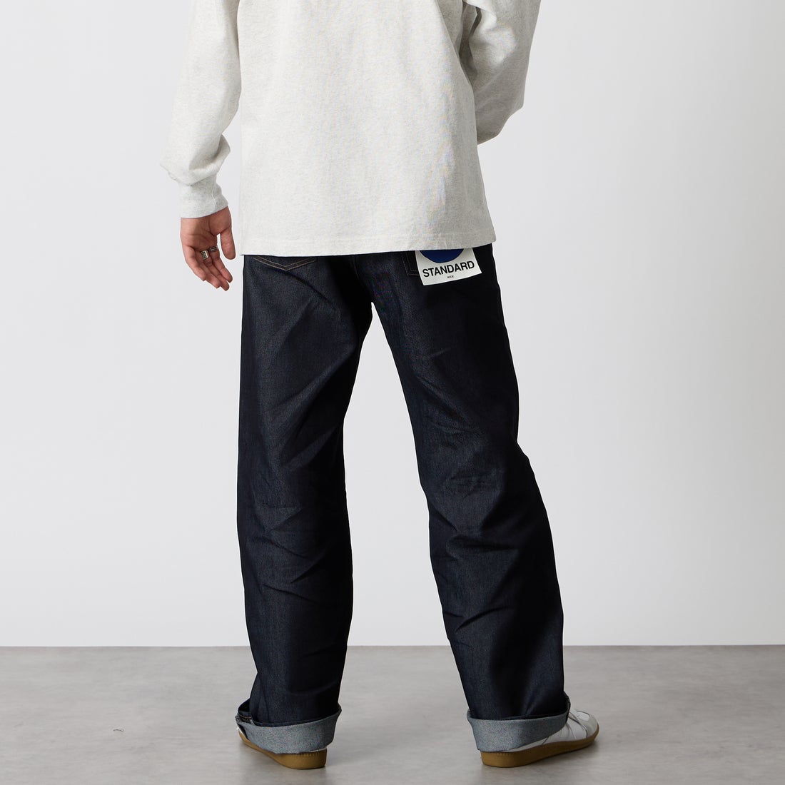 Japan Blue Jeans. [ジャパンブルージーンズ] 9ozライトワイドジーンズ [JMJE0302] RIG &&モデル身長：177cm 着用サイズ：28&&