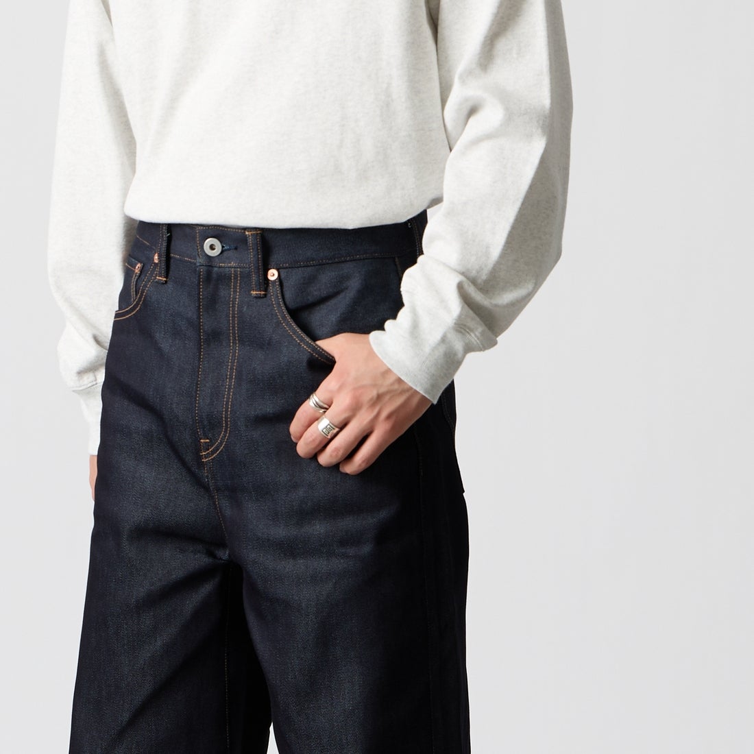 Japan Blue Jeans. [ジャパンブルージーンズ] 9ozライトワイドジーンズ [JMJE0302] RIG &&モデル身長：177cm 着用サイズ：28&&