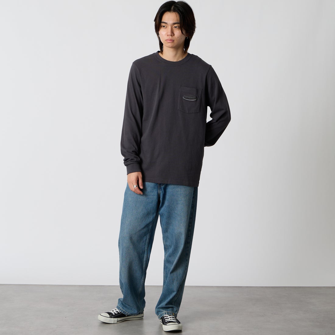 patagonia [パタゴニア] メンズ ロングスリーブ ミッドウェイト 95オーバルロゴポケットTシャツ [37898] CVGR &&モデル身長：177cm 着用サイズ：M&&