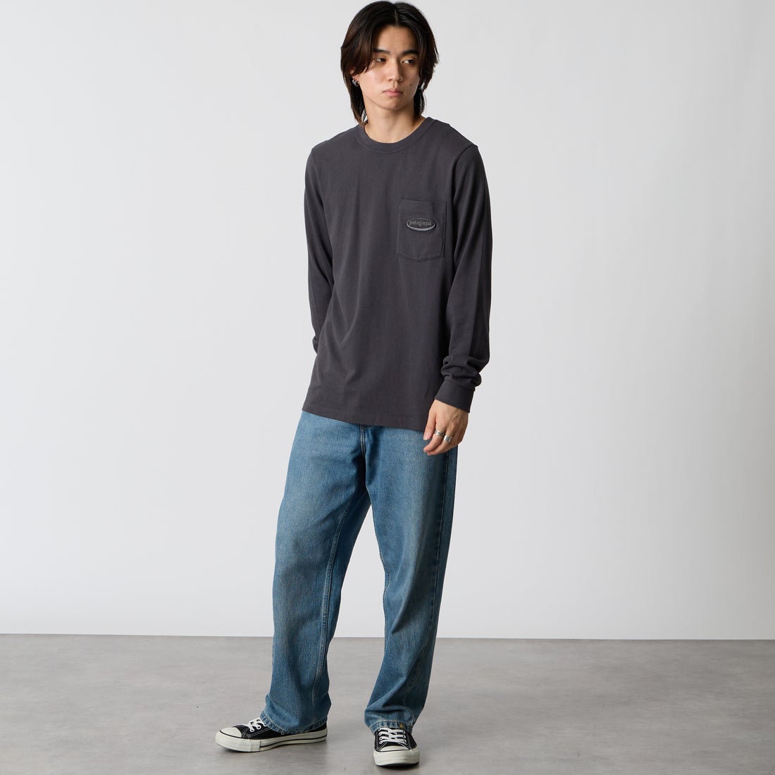 patagonia [パタゴニア] メンズ ロングスリーブ ミッドウェイト 95オーバルロゴポケットTシャツ [37898] CVGR &&モデル身長：177cm 着用サイズ：M&&