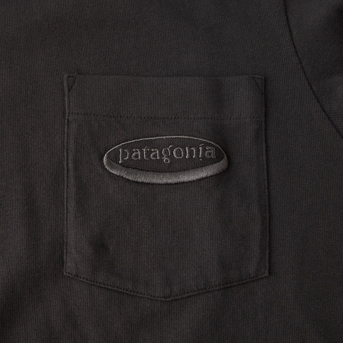 patagonia [パタゴニア] メンズ ロングスリーブ ミッドウェイト 95オーバルロゴポケットTシャツ [37898] BLK