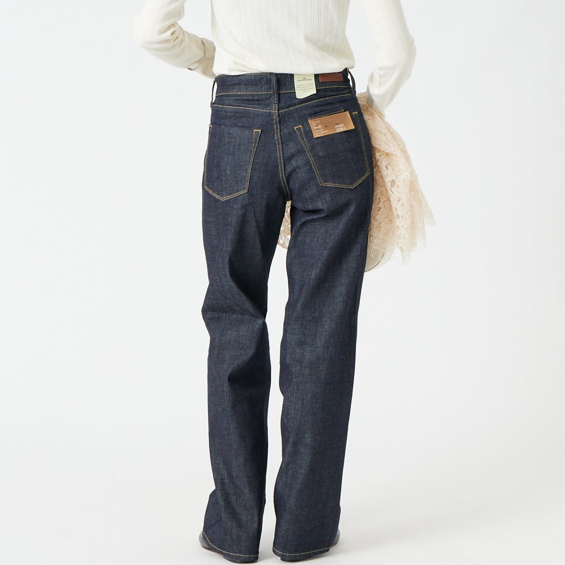 YANUK [ヤヌーク] GINA/ジーナ ストレートデニム [57162030] OWI &&モデル身長：162cm 着用サイズ：23&&