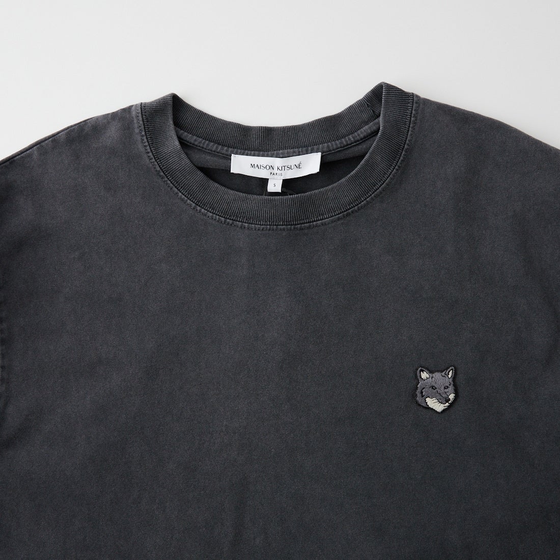 MAISON KITSUNE [メゾン キツネ] フォックスヘッド フェード コンフォートTシャツ [PM00119KJBIT7] 0519 BLACK