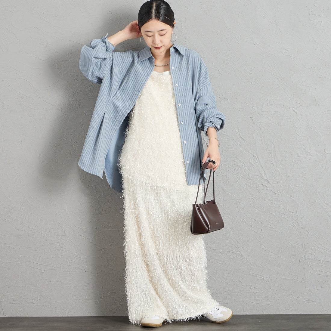 nenom [ネノム] ストライプ柄 ウエストタックシャツ [NE26332007] 10 SAX &&モデル身長：150cm 着用サイズ：F&&